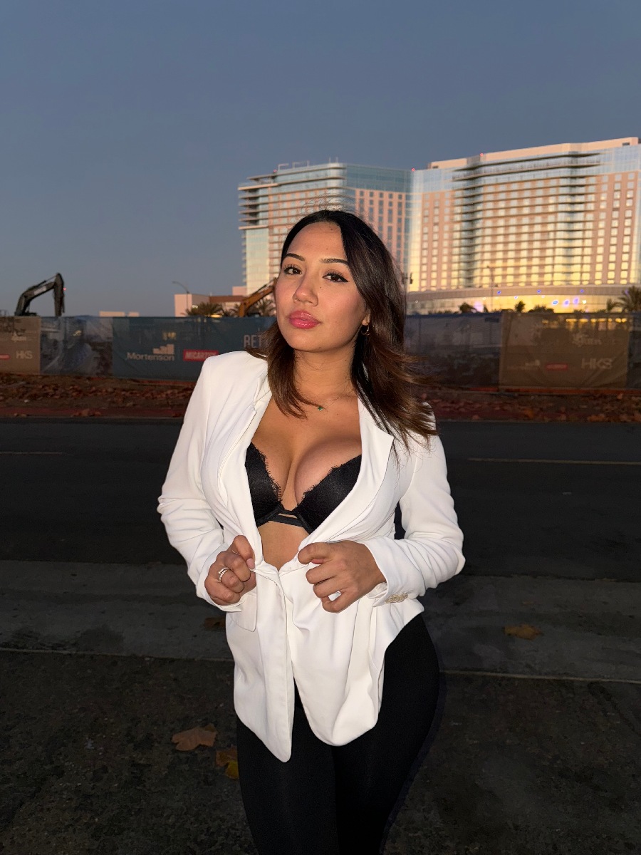 Take a pause and enjoy Ali Cruz — streaming from Tiba