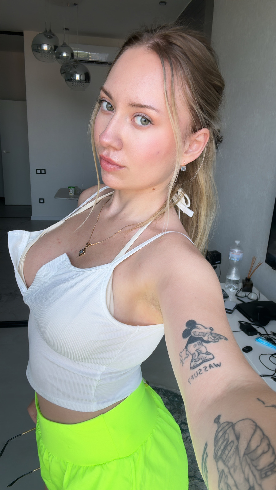 KateV in her underwear in Tiba