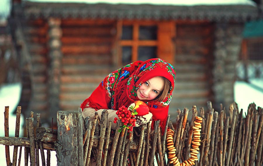 Sexy girl Women in Slavic costumes in Tiba